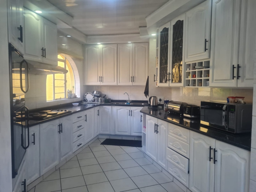 4 Bedroom Property for Sale in Bassonia Gauteng