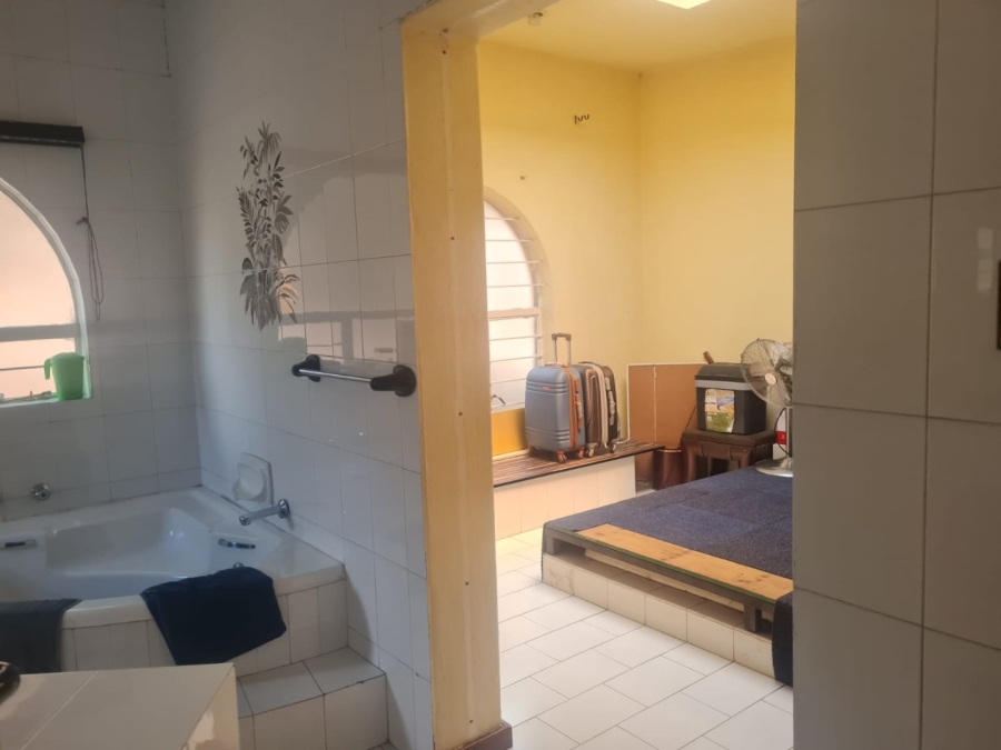 4 Bedroom Property for Sale in Bassonia Gauteng