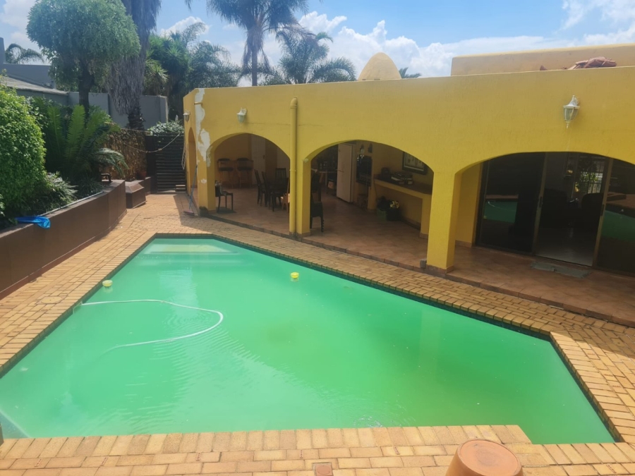 4 Bedroom Property for Sale in Bassonia Gauteng