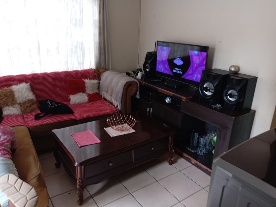 7 Bedroom Property for Sale in Kaalfontein Gauteng