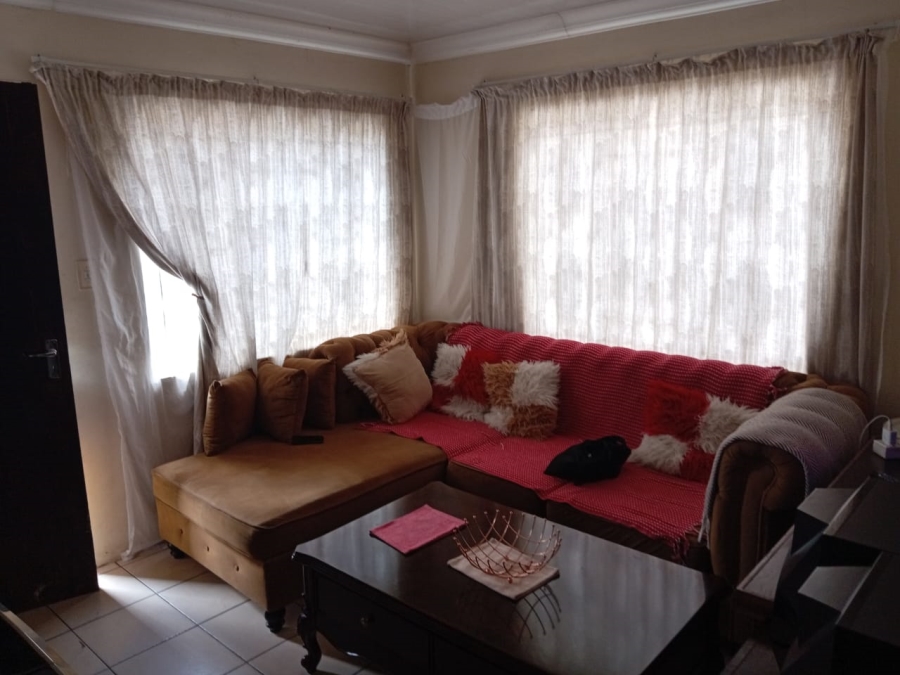 7 Bedroom Property for Sale in Kaalfontein Gauteng