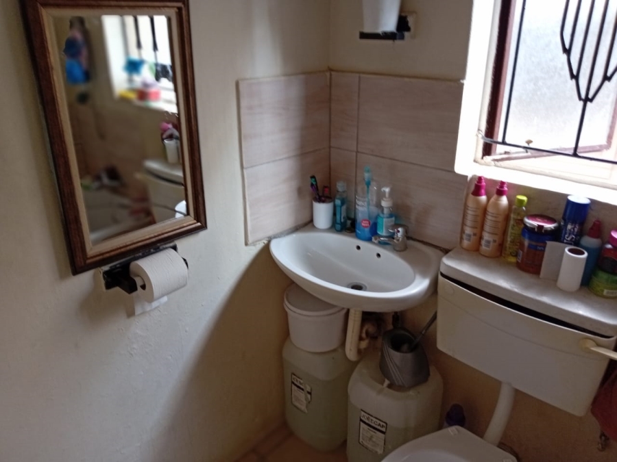 7 Bedroom Property for Sale in Kaalfontein Gauteng