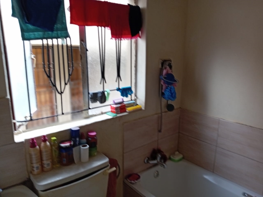 7 Bedroom Property for Sale in Kaalfontein Gauteng