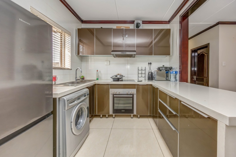 2 Bedroom Property for Sale in Maroeladal Gauteng