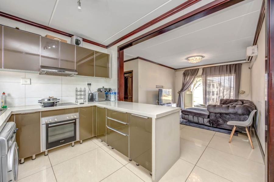 2 Bedroom Property for Sale in Maroeladal Gauteng