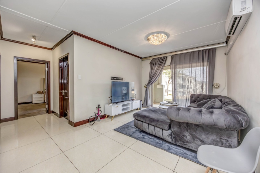 2 Bedroom Property for Sale in Maroeladal Gauteng