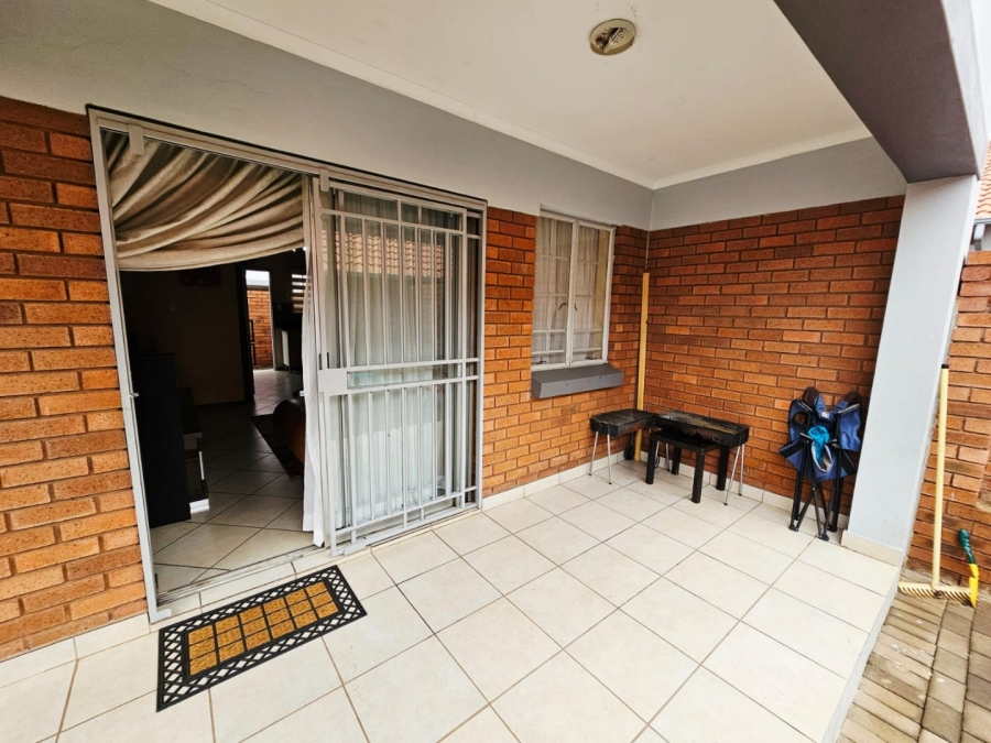3 Bedroom Property for Sale in Monavoni Gauteng