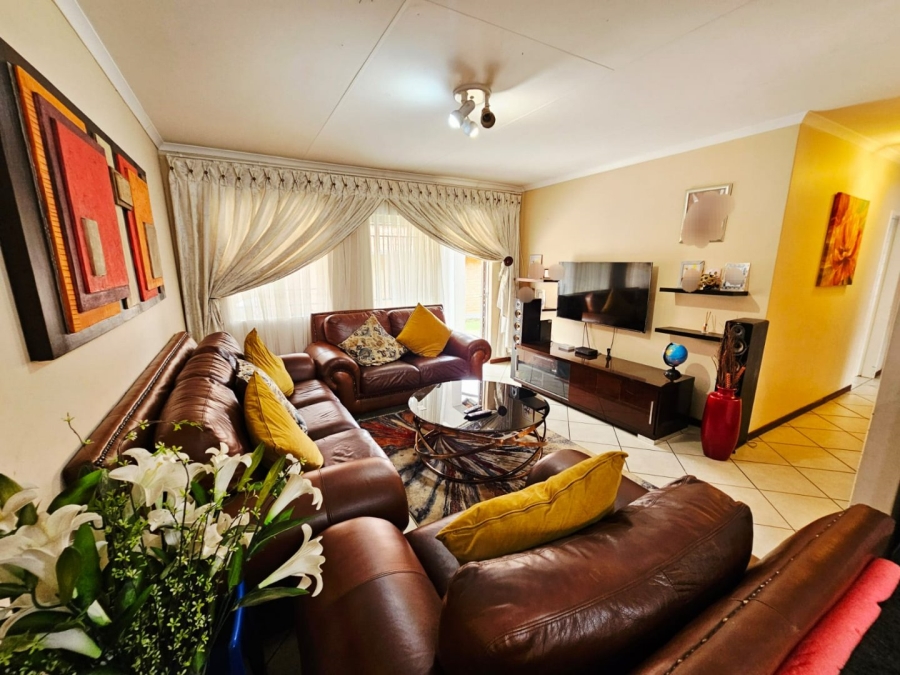 3 Bedroom Property for Sale in Monavoni Gauteng