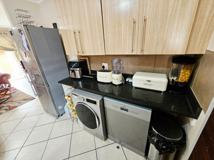 3 Bedroom Property for Sale in Monavoni Gauteng