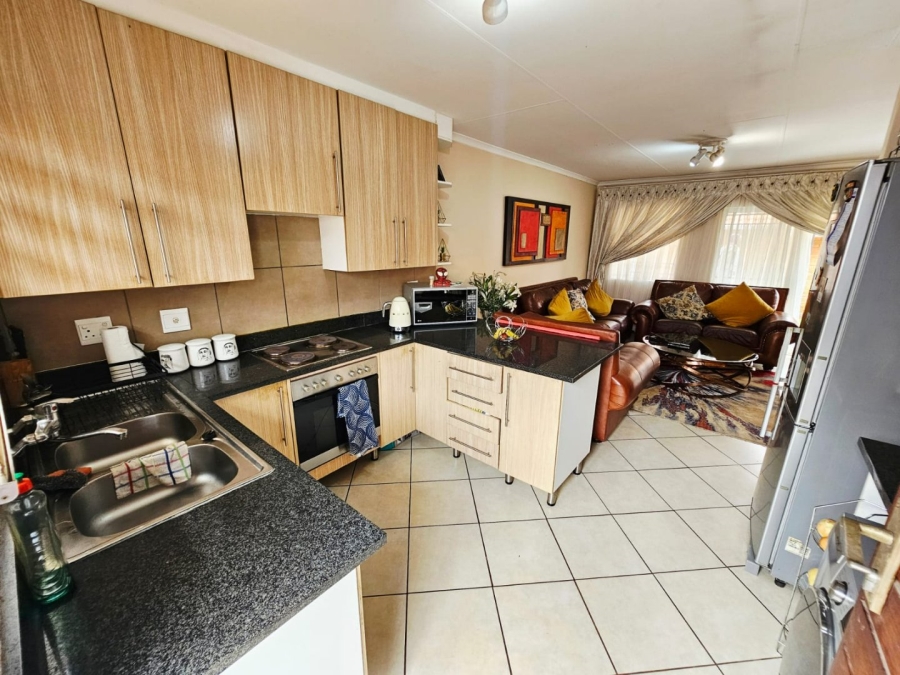 3 Bedroom Property for Sale in Monavoni Gauteng
