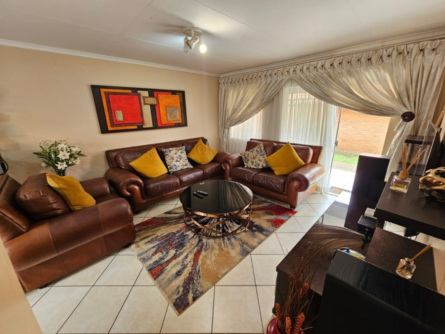 3 Bedroom Property for Sale in Monavoni Gauteng