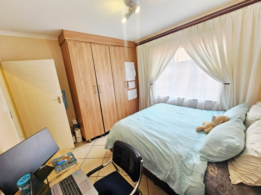 3 Bedroom Property for Sale in Monavoni Gauteng