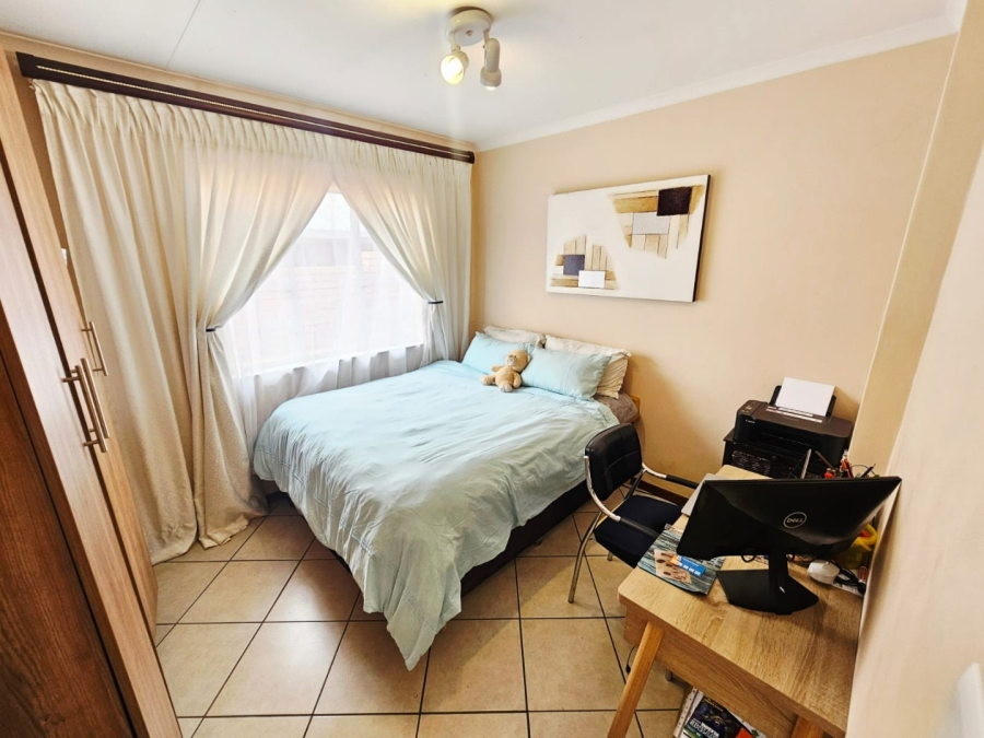 3 Bedroom Property for Sale in Monavoni Gauteng