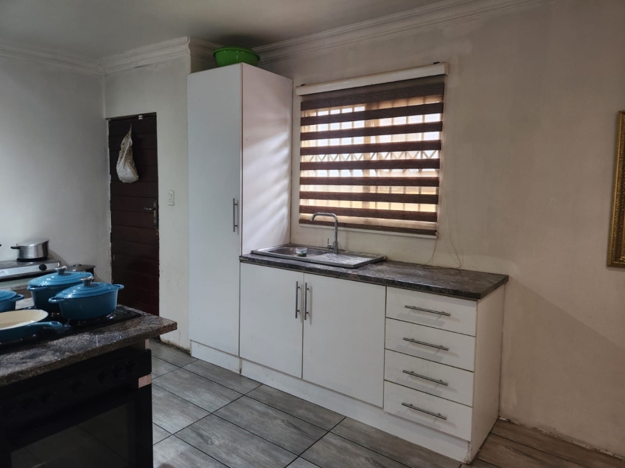 To Let 3 Bedroom Property for Rent in Meredale Gauteng