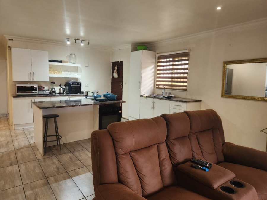 To Let 3 Bedroom Property for Rent in Meredale Gauteng