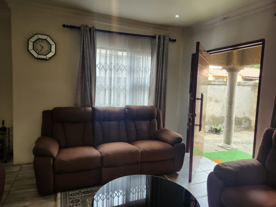 To Let 3 Bedroom Property for Rent in Meredale Gauteng