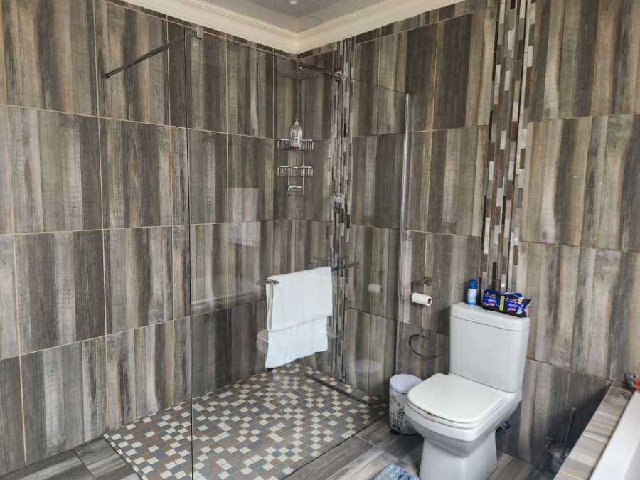 To Let 3 Bedroom Property for Rent in Meredale Gauteng