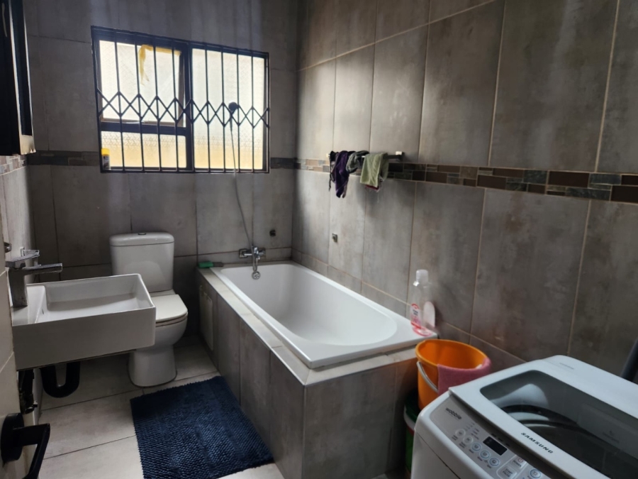 To Let 3 Bedroom Property for Rent in Meredale Gauteng