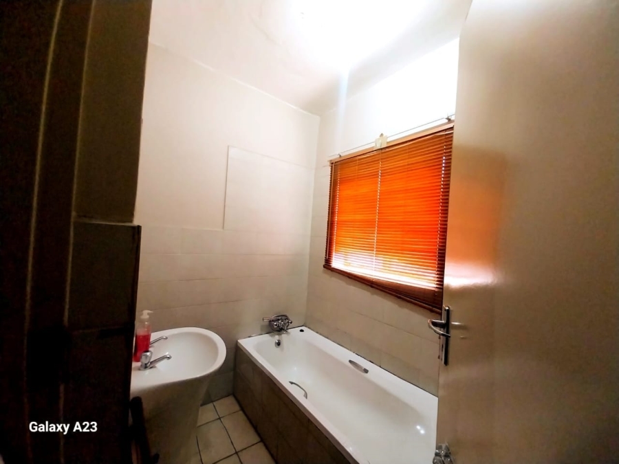 2 Bedroom Property for Sale in Pretoria Gardens Gauteng