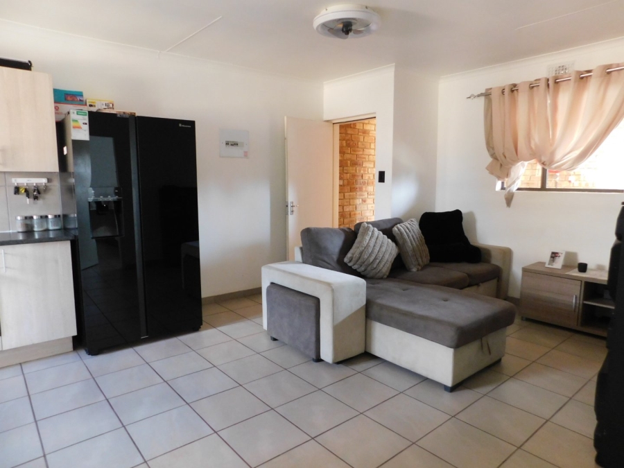 2 Bedroom Property for Sale in Albertsdal Gauteng