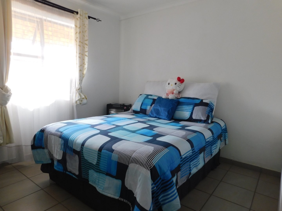 2 Bedroom Property for Sale in Albertsdal Gauteng