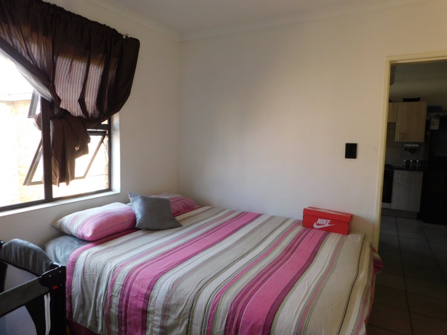 2 Bedroom Property for Sale in Albertsdal Gauteng
