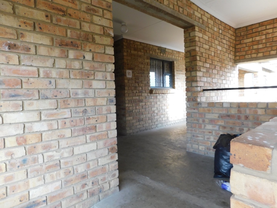 2 Bedroom Property for Sale in Albertsdal Gauteng
