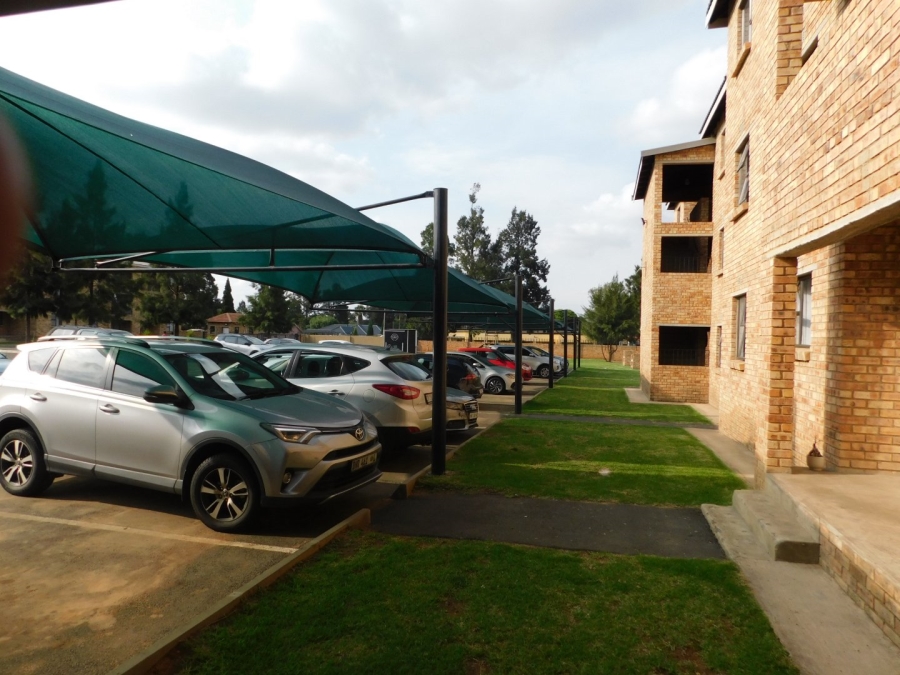 2 Bedroom Property for Sale in Albertsdal Gauteng