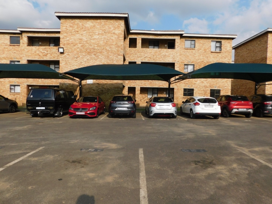 2 Bedroom Property for Sale in Albertsdal Gauteng