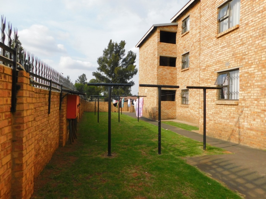 2 Bedroom Property for Sale in Albertsdal Gauteng