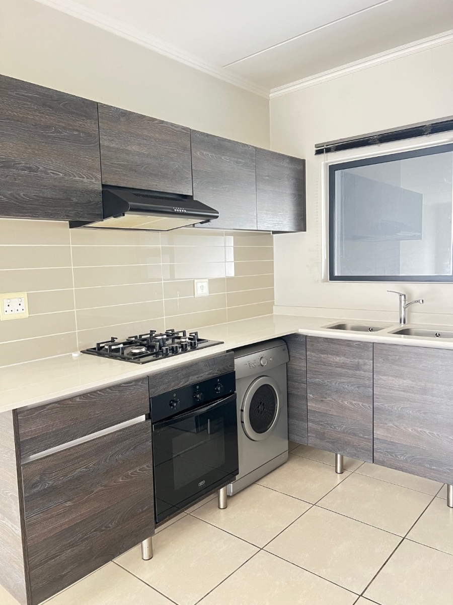To Let 2 Bedroom Property for Rent in Modderfontein Gauteng