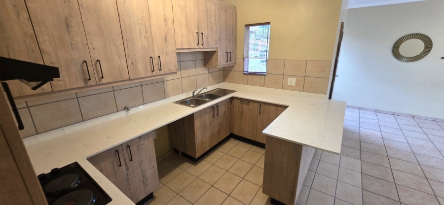 2 Bedroom Property for Sale in Amberfield Crest Estate Gauteng