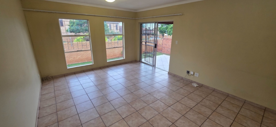 2 Bedroom Property for Sale in Amberfield Crest Estate Gauteng
