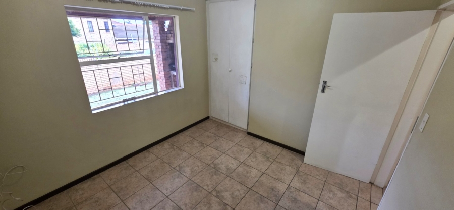 2 Bedroom Property for Sale in Amberfield Crest Estate Gauteng