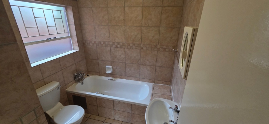 2 Bedroom Property for Sale in Amberfield Crest Estate Gauteng