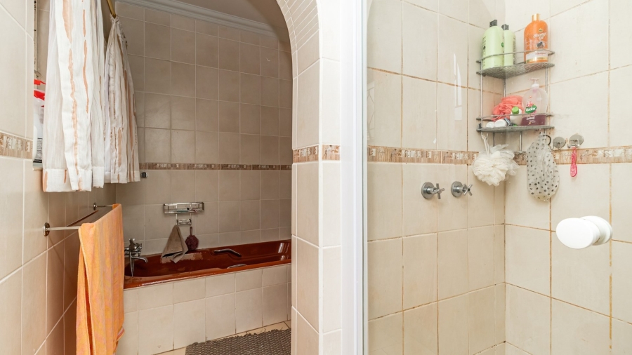 3 Bedroom Property for Sale in Bonaero Park Gauteng