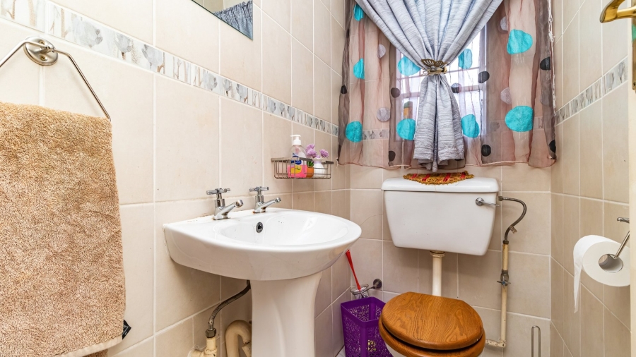 3 Bedroom Property for Sale in Bonaero Park Gauteng