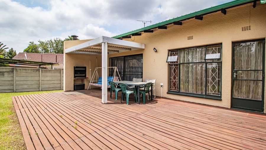 3 Bedroom Property for Sale in Bonaero Park Gauteng