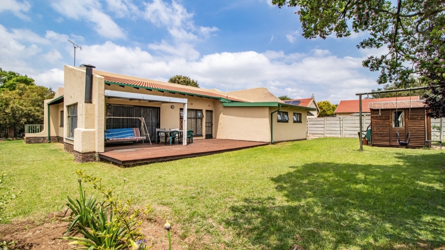 3 Bedroom Property for Sale in Bonaero Park Gauteng