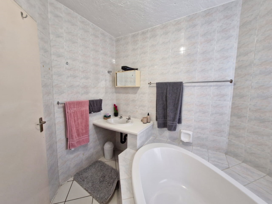 2 Bedroom Property for Sale in Bedfordview Gauteng