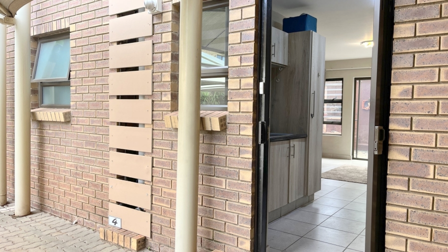 2 Bedroom Property for Sale in Primrose Hill Gauteng