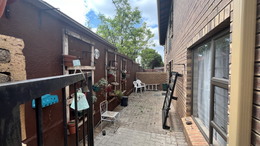 2 Bedroom Property for Sale in Primrose Hill Gauteng