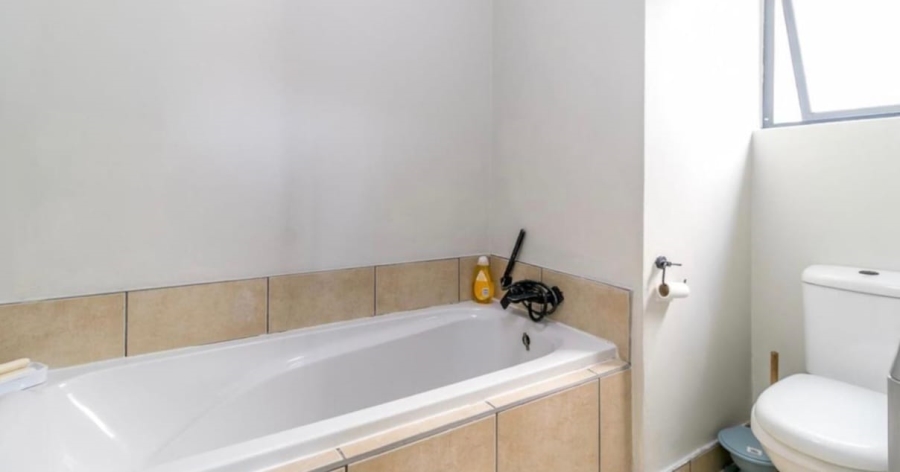 2 Bedroom Property for Sale in Halfway Gardens Gauteng