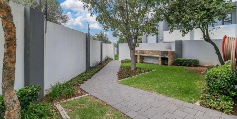 2 Bedroom Property for Sale in Halfway Gardens Gauteng