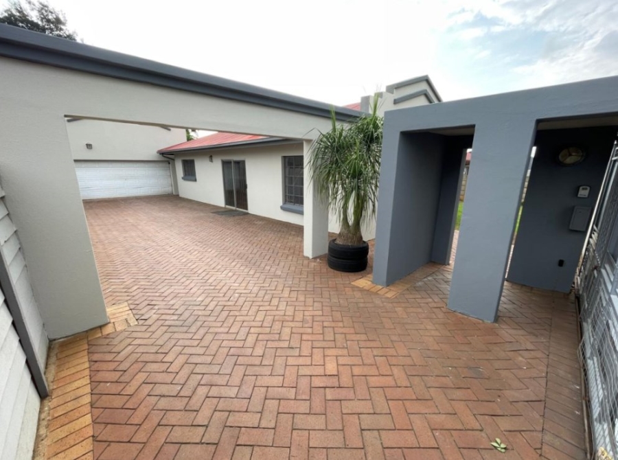 3 Bedroom Property for Sale in Klopperpark Gauteng