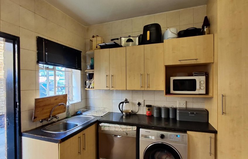 2 Bedroom Property for Sale in Rhodesfield Gauteng