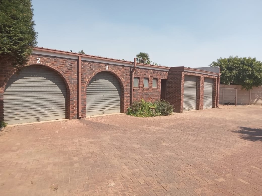 2 Bedroom Property for Sale in Three Rivers Gauteng