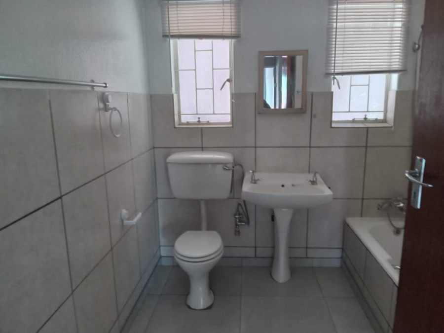 2 Bedroom Property for Sale in Three Rivers Gauteng
