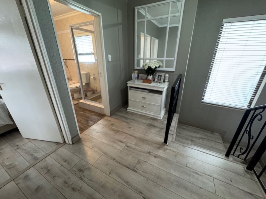 3 Bedroom Property for Sale in Glen Marais Gauteng