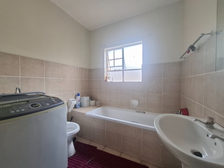 To Let 2 Bedroom Property for Rent in Karenpark Gauteng